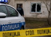 Razbijeni prozori na porodičnoj kući, jedna osoba povrijeđena