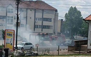 Požar pored magistralnog puta Zvornik-Tuzla u centru Kalesije usporio saobraćaj (FOTO)