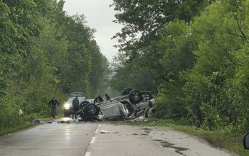 Dva lica povrijeđena na putu od Kalesije prema Živinicama (FOTO)