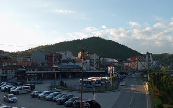 Pijan hodao ulicama Zvornika noseći ručnu bombu, uhapšen muškarac iz Čelinca