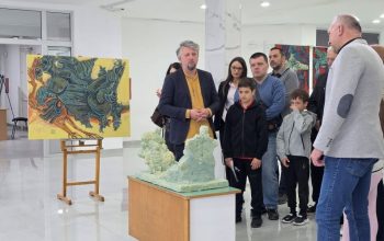 Zvornik: Otvorena izložba „Vektori ljudskih duša“ (FOTO)