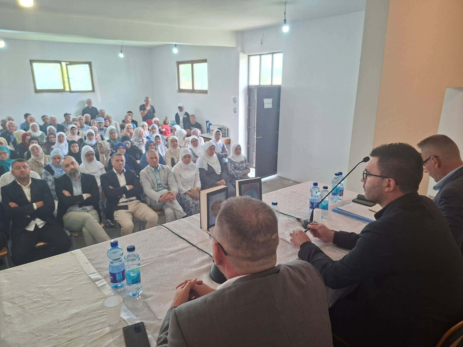 Grbavci kod Zvornika obilježili 34 godine od zločina nad Bošnjacima: “Istina se ne smije zaboraviti” (FOTO)