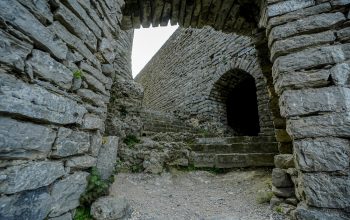 Muškarac planinario, pa pao sa tvrđave morali intervenisati spasioci