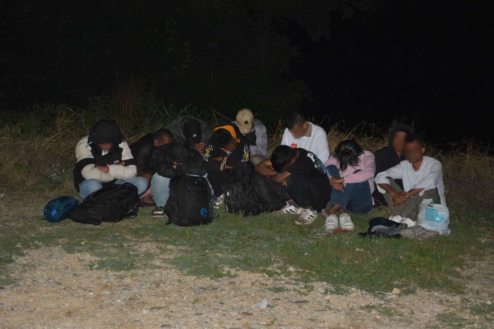 Trojica muškaraca iz Zvornika i Bratunca uhapšena zbog krijumčarenja migranata preko Drine (FOTO)