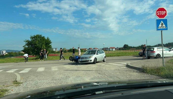 Saobraćajna nezgoda kod bazena u Loznici (FOTO)