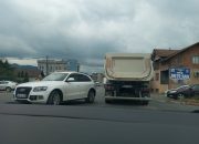 Saobraćajna nezgoda u Karakaju kod skretanja za Sapnu, kilometarske kolone
