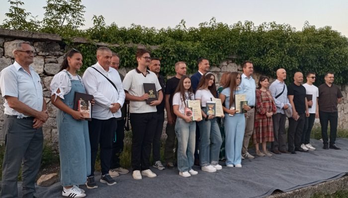 Održano književno veče na Kula Gradu u okviru manifestacije Dani Hasana Kaimije