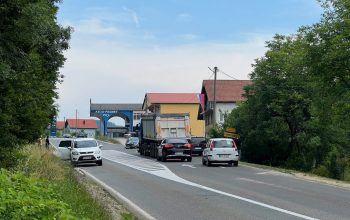 Jedno lice povrijeđeno u sudaru motocikla i automobila, prevezeno u JZU Bolnica Zvornik