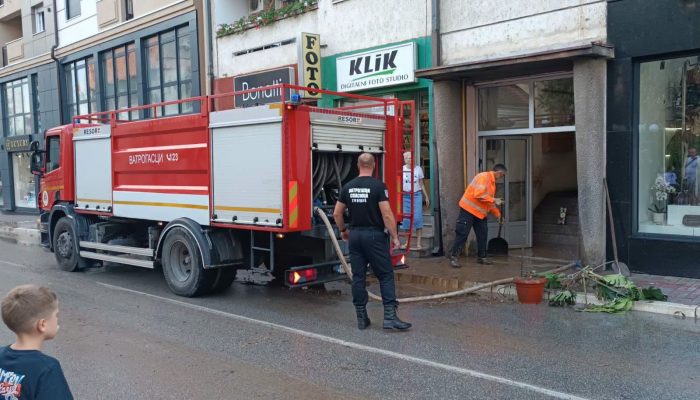 Nevrijeme pogodilo Zvornik: Poplavljene ulice i objekti, aktivirana klizišta na dvije lokacije (FOTO)