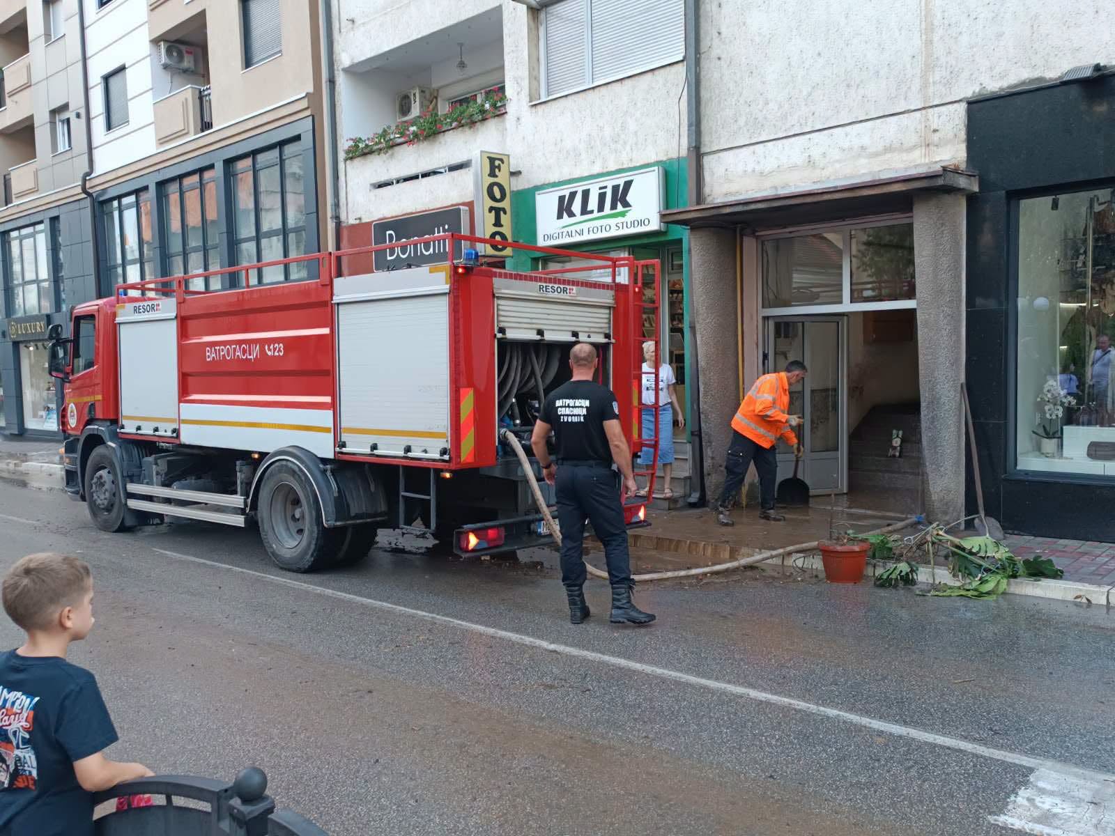 Nevrijeme pogodilo Zvornik: Poplavljene ulice i objekti, aktivirana klizišta na dvije lokacije (FOTO)