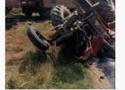 Stravična nesreća tokom poljoprivrednih radova, traktor se prevrnuo, muškarac poginuo (FOTO)