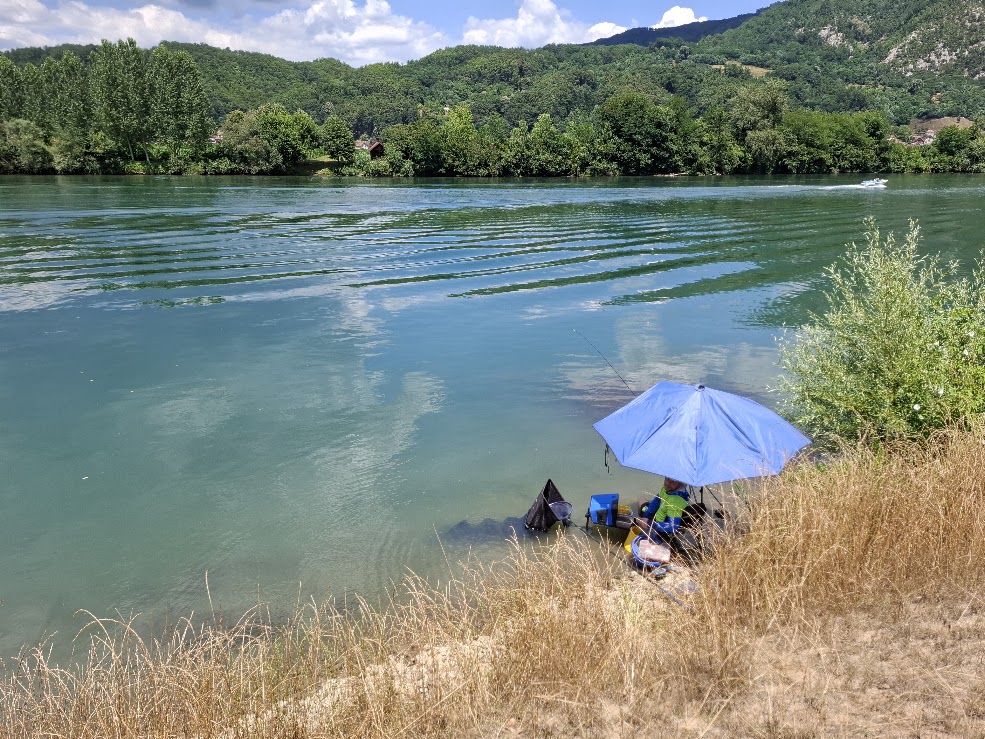 Građane BiH danas očekuje izuzetno vruć dan, upaljen narandžasti meteoalarm: Temperature će ići do 39 °C