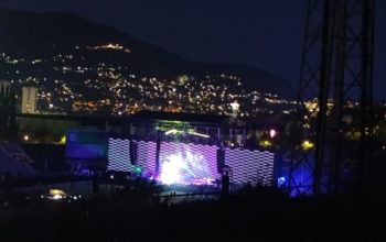 Sve je spremno za muzički spektakl: Dino Merlin na Koševu uz vrhunsku produkciju i stroge mjere sigurnosti