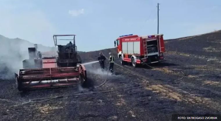 U požaru u Pilici izgorio je kombajn i 12 duluma pšenice, objavljeno je na Fejsbuk stranici vatrogasaca.