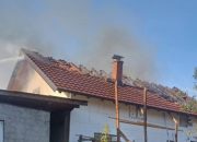 Vatra progutala krov porodične kuće u Pađinama kod Kozluka (FOTO)