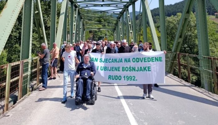 U Rudom obilježena godišnjica stradanja Bošnjaka, obratio se i načelnik: “Zločince kazniti, posebno one iz mog naroda”