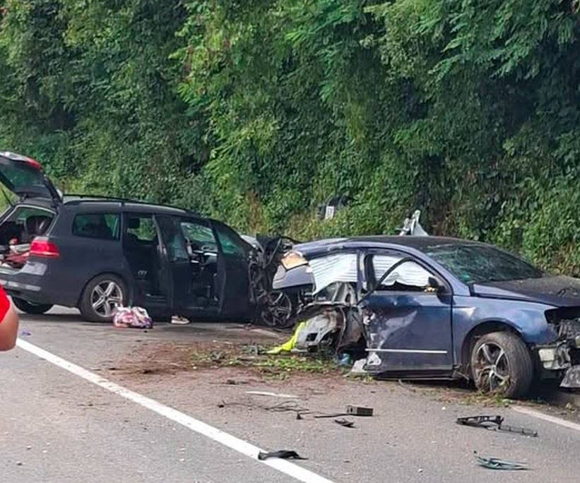 Poznato stanje povrijeđenih u jutrošnjoj saobraćajnoj nezgodi u Đevanju kod Zvornika