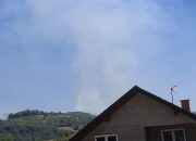 Požar zahvatio vrh iznad Snagova, zvornički vatrogasci ulaze u drugu noć borbe sa vatrenom stihijom (FOTO)