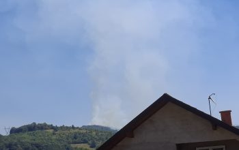 Požar zahvatio vrh iznad Snagova, zvornički vatrogasci ulaze u drugu noć borbe sa vatrenom stihijom (FOTO)