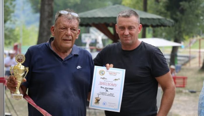 Zvornički kotlić okupio 25 ekipa: Najbolja riblja čorba „Velizara 2“, a lovački gulaš „Red i Zaprska“ (FOTO)