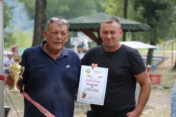 Zvornički kotlić okupio 25 ekipa: Najbolja riblja čorba „Velizara 2“, a lovački gulaš „Red i Zaprska“