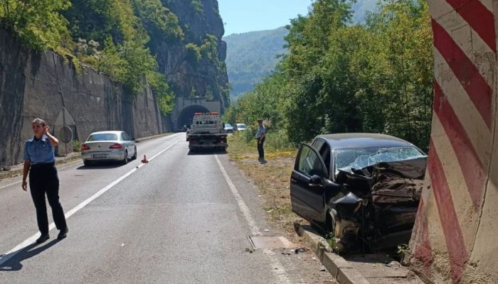 Teška nesreća u BiH: Vozač golfa udario u zid tunela i poginuo na mjestu (FOTO)