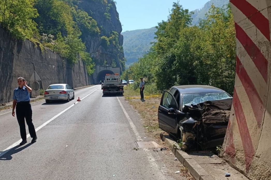 Teška nesreća u BiH: Vozač golfa udario u zid tunela i poginuo na mjestu (FOTO)