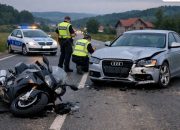 Dvije osobe povrijeđene u sudaru Audija i motocikla kod Pilice