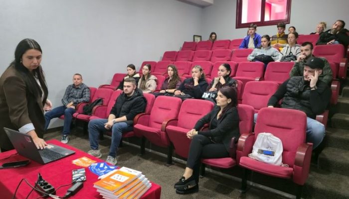 Održan Dan otvorenih vrata Omladinske banke Zvornik (FOTO)