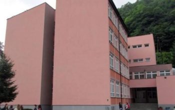 Nošenje fudbalskog dresa, uključujući i BiH, zabranjeno u školi u Srebrenici, učenicima prijete i smanjenjem vladanja