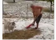 Nevjerovatne scene iz BiH: Led sklanjali lopatama (VIDEO)