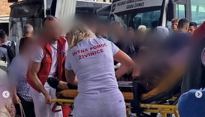 Strašna nesreća u Živinicama: Autobus se zabio u stanicu, više lica povrijeđeno (FOTO)