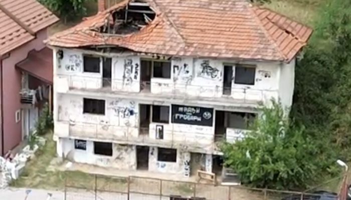 Zvornik: Počinje rušenje devastiranog objekta u naselju Grobnice