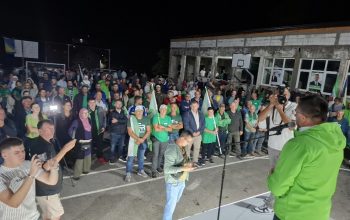 U Kamenici kod Zvornika održan skup Koalicije za državu, kandidati se predstavili stotinama prisutnih (FOTO)
