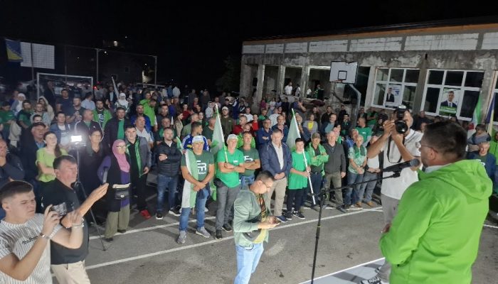 U Kamenici kod Zvornika održan skup Koalicije za državu, kandidati se predstavili stotinama prisutnih (FOTO)