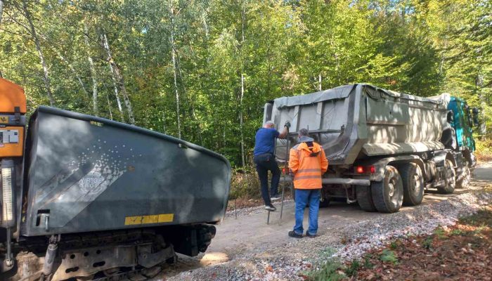Završen asfalt međuentitetskog puta koji povezuje Zvornik, Osmake i Kalesiju (FOTO)