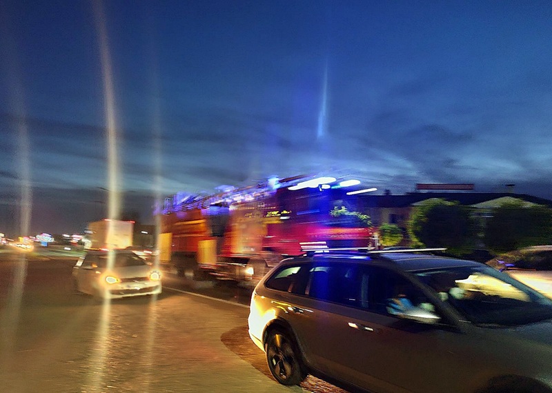 Gori kamion na Rači: Saobraćaj u prekidu, na terenu tri vatrogasna vozila (FOTO)
