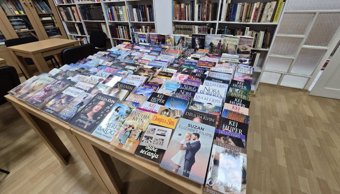 Narodna biblioteka Zvornik bogatija za 500 novih knjiga (FOTO)