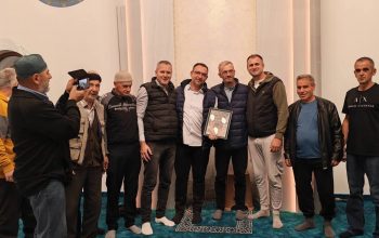 Posebno iznenađenje za imama i muteveliju džemata Glumine: Džematlije im poklonili odlazak na Umru