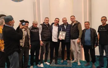Posebno iznenađenje za imama i muteveliju džemata Glumine: Džematlije im poklonili odlazak na Umru