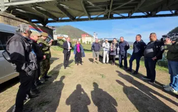 Gradonačelnik i ambasadorka Češke obišli akciju pretrage korita Drine
